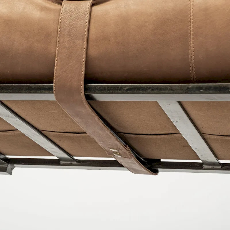 Banc rembourré en cuir véritable avec pieds en métal noir – Marron, 140 cm de large, 2 places