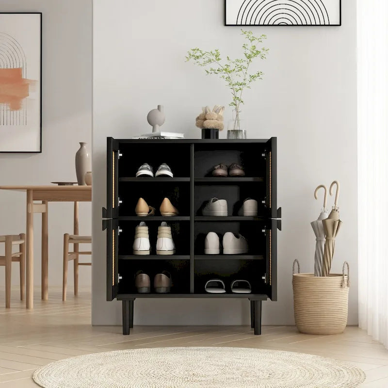Meuble à chaussures 4 portes en rotin maillé – Naturel / Noir, 8 étagères, pieds en bois massif