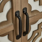 Meuble d'appoint 2 portes en bois sculpté avec placage en bois et pieds en pin – Marron, Panneau de particules, Motif ligne abstrait